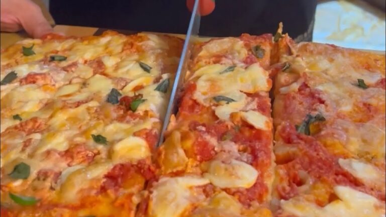 Focaccia Margherita: Il Perfetto Equilibrio di Sapori