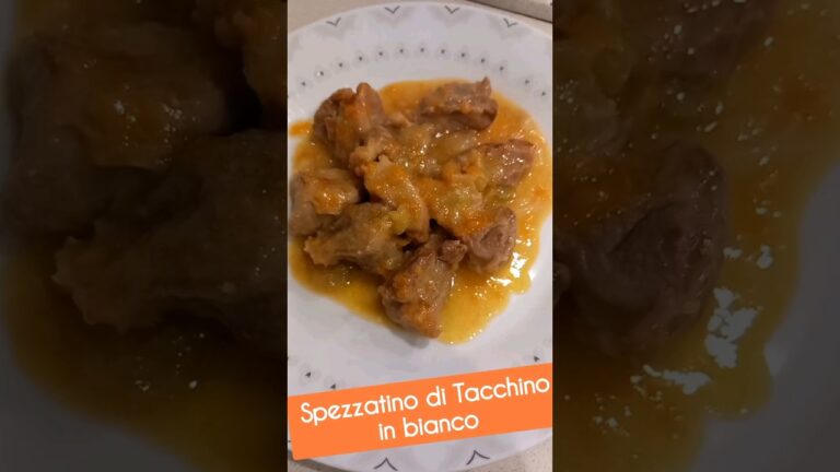 Delizioso spezzatino di tacchino in bianco