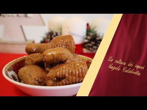 Crustoli Calabresi Fritti: Tradizione e Gusto in Cucina