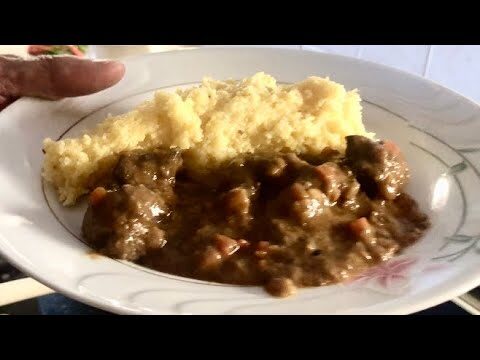 Cervo in Umido con Polenta: Un Gusto Rustico da Scoprire
