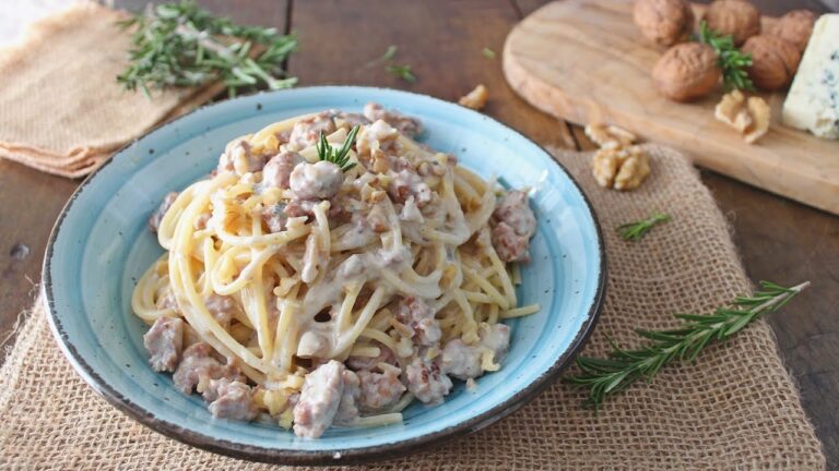 Pasta con Salsiccia, Gorgonzola e Noci: Un’Incredibile Combinazione di Sapori